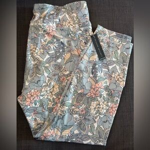 NWT Tahari Sport Floral Leggings